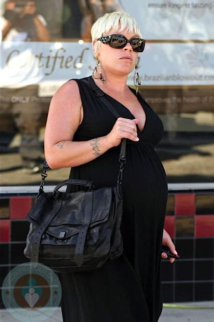 Pregnant Singer Pink Is Almost There Growing Your Baby