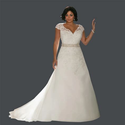 Distinctive Design V Neck Crystals Short Sleeves Plus Size Wedding Dress Lace In Wedding Dresses