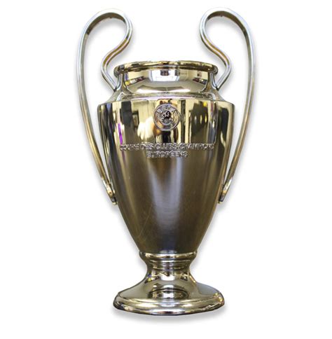 The european champion clubs' cup, also known as coupe des clubs champions européens, or simply the european cup, is a trophy awarded annually by uefa to the football club that wins the uefa champions league. Oficial UEFA Champions League 3D réplica trofeo ...