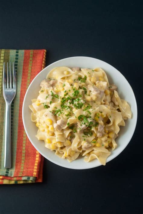 A fried rice dish from indonesia with eggs, chicken, coriander and plenty of spicy asian flavours. Cheesy Chicken Noodle Casserole - Egg noodles with diced ...