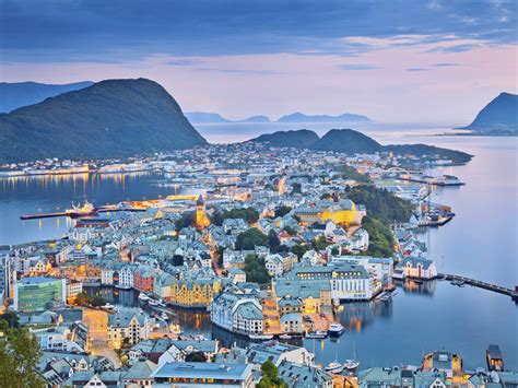 Best Places To Visit In Norway In Cool Places To Visit Holidays In Norway Places To