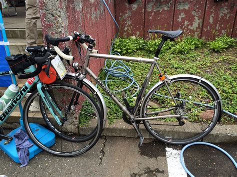 Pequeno review sobre a bicicleta e mostrando alguns detalhes e componentes. POSITIVO ESPRESSO: Audax Bikes -- Japan vs International