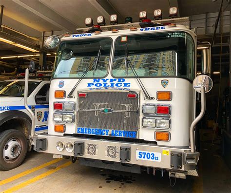 Nypd Emergency Service Truck 3 E One Cyclone 5703 Reconrican Flickr