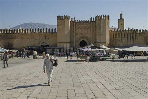 المغرب بلد السحر والجمال فاس أقدم مدن المغرب قصص مصورة عدسة