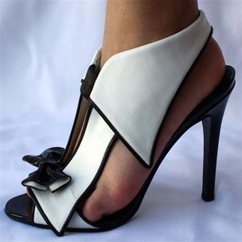 How to wear black oxfords. 收藏到 Elegant Sandals