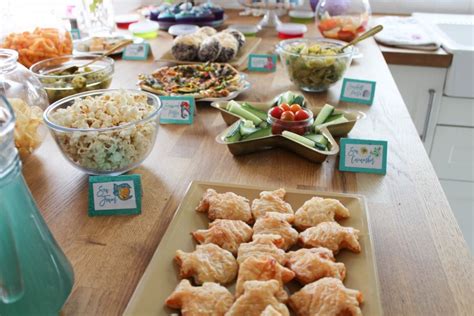 I'm the first to admit this is where , in the past , i've given it little to no thought. how to make the best Little Mermaid themed kids party food - Roseyhome