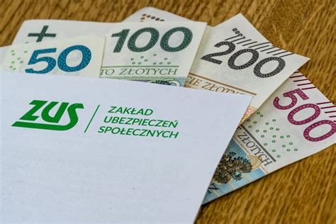 W przypadku zamknięcia przedszkola, żłobka czy szkoły, rodzice mogą liczyć na świadczenie w wysokości 80 proc. Dodatkowy zasiłek opiekuńczy dla rodziców. Kto może się o ...