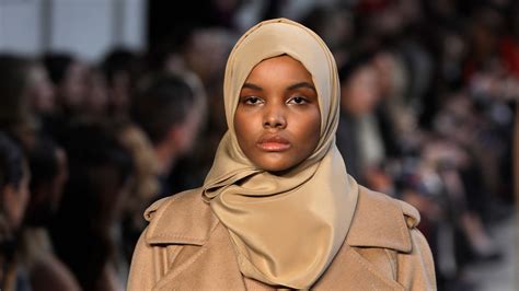 Halima Aden Model Who Wears A Hijab Takes Step Back From Fashion
