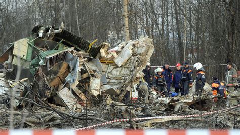 Smolensk Crash Explosions On Board Before Plane Hit Ground
