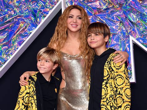 Shakira Attends Vmas Alongside Her Two Sons She Shares