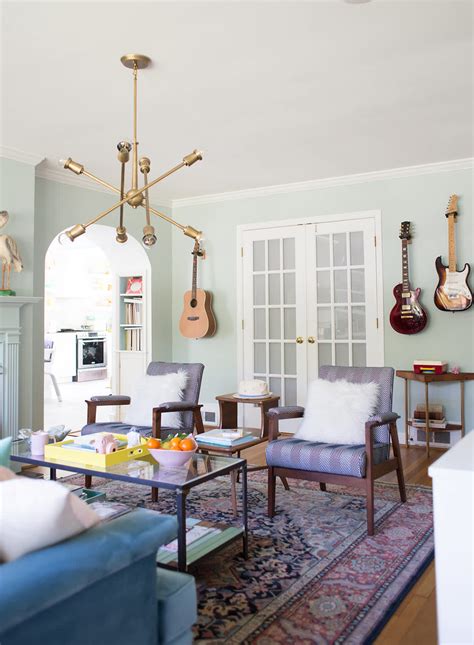 This means that you need to change up the design so you can maximize the enjoyment of both your children and yourselves. kid friendly living room ideas - Lay Baby Lay Lay Baby Lay