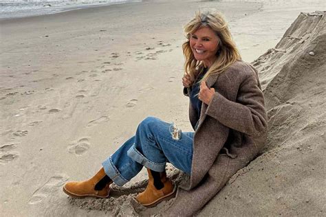 Christie Brinkley Shows Off Her Gray Hair My Son Thinks It Looks Cool