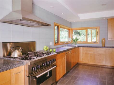 Updating or remodeling your kitchen can be a great investment of your home improvement dollars, especially if you plan to sell your home in the next few years. L-Shaped Kitchen Designs | HGTV