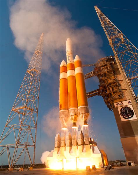 Weather delays Delta IV Heavy rocket launch of spy satellite | 12news.com