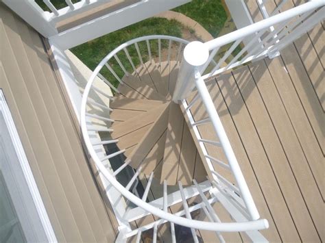 Aluminum Powder Coated Spiral Stair With Composite Decking Treads