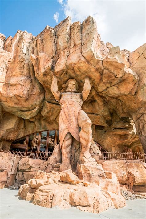 Home to the vast majority of zealandia's human inhabitants, it also happens to be one of the most appealing travel destinations on earth, with the tourism infrastructure to match. Top 7 Pictures to Take at Universal Orlando Resort - Travel Agent Specializing in Family Travel ...