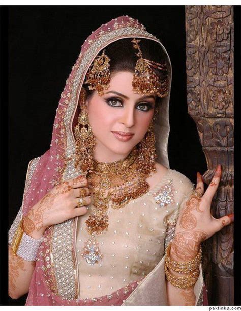 Dulha And Dulhan Pakistani Weddings Photos And Videos Dulha And