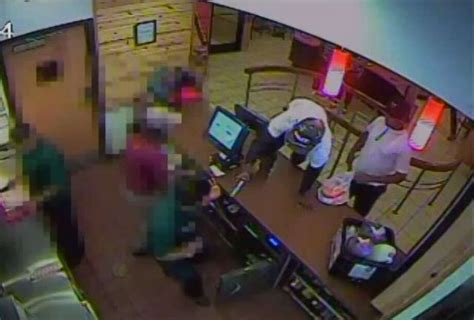 Popeye S Chicken Armed Robbery Caught On Tape Houston Chronicle