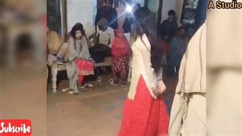 Latest Mujra 2020 Pakistani Wedding Mujra Dance A Studio Youtube