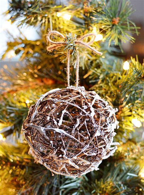 10 Rustic Christmas Tree Ornaments You Can Make Yourself Diy