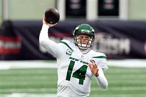 What the Sam Darnold Trade Means for the New York Giants ...
