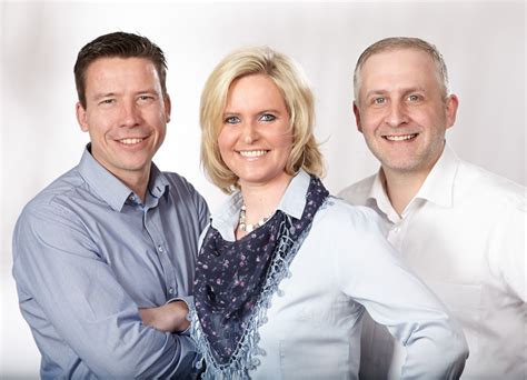 Neben dem kreditrechner erscheint eine übersicht über den betrag, den effektiven jahreszins und den sollzins. Nowofinanz-6336_0367 - NOWOfinanz - Baufinanzierung Pinneberg