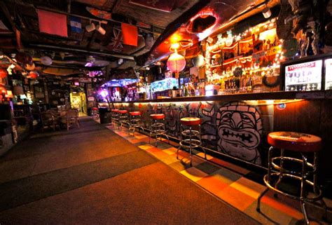 These Are The 33 Best Dive Bars In America Tiki Bar Famous Bar Dive Bar