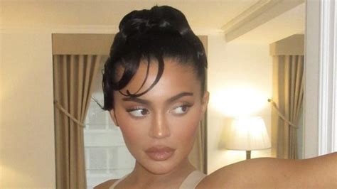 Kylie Jenner Flashes Her Bra And Underwear In New Thirst Trap Photos Page 5 Blacksportsonline
