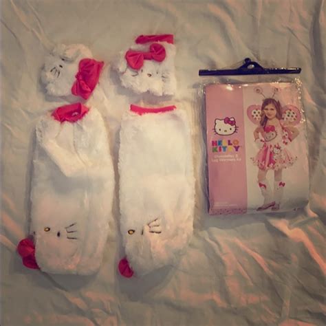 Sanrio Accessories Hello Kitty Glovettw Ans Leg Warmers Kit Nwt