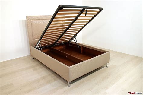 I piedi alti 14 cm o oltre di letti sommier con contenitore renderebbe poco stabile il letto perchè ne alzerebbe il baricentro. Letto con piedini alti Irene - VAMA Divani