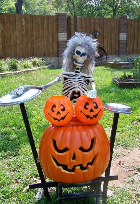15 Best Scary Halloween Decorations With Tutorial