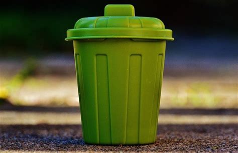 ゴミ箱は英語で正しい使い分けtrash can garbage box rubbish bin dust binetc