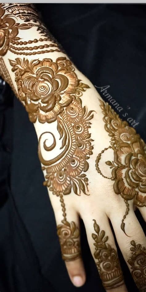 Pinterestفاطمه ك Khafif Mehndi Design Henna Designs Feet Floral