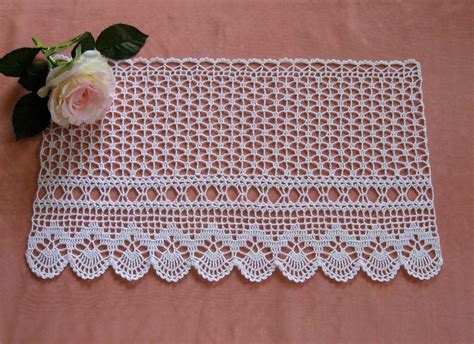 Wendeluftmaschen, dann fortlaufend auf jedes stäbchen der vorreihe stäbchen häkeln und jeden luftmaschenbogen der vorreihe mit 2. Gardinen - Häkelgardine - ein Designerstück von ...