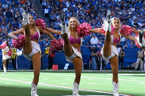 2077 Indianapolis Colts Cheerleaders Photos And Premium High Res Pictures Getty Images