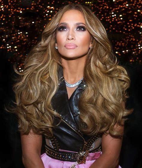 Jennifer Lopez Makeup Look And Curly Hair Superbowl 2020 Jennifer