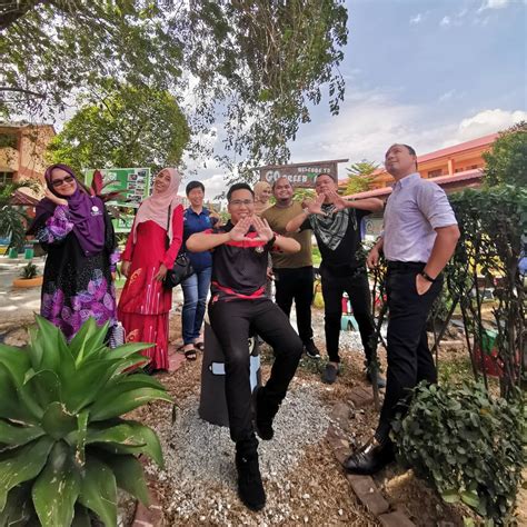 Dusun@mysekolah sk seksyen 18 shah alam. Adiwira ke SMK Seksyen 16 Shah ALAM, Cantik Sangat!!