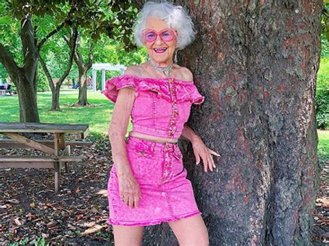 Baddie Winkle Photos This 91 Year Old Great Grandmother Is A Style