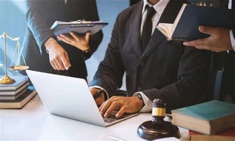 الخدمات القانونية للشركات محامين الرياض السعودية