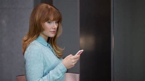 Black Mirror Review Nosedive Is An Extremely Strong Start To Season 3