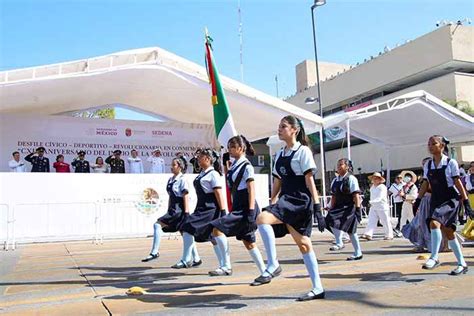 Junto al Pueblo Rutilio Escandón Presencia Desfile por 113 Aniversario