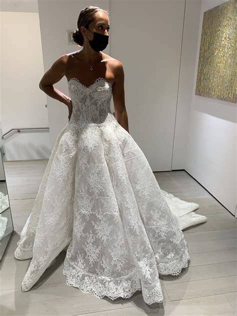 Monique Lhuillier Alexandra Gown Second Hand Wedding Dress Save 44