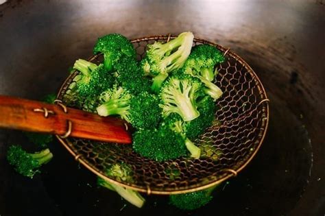 2,000 calories a day is used for general nutrition advice. Broccoli Brown Sauce With Tofu Calories - Stir in as many ...