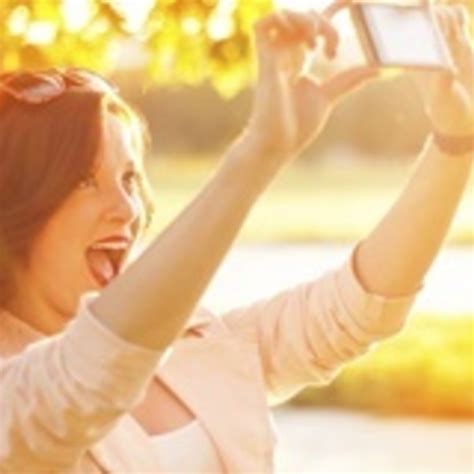 aprenda aqui varias dicas de como tirar a selfie perfeita e arrasar