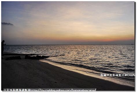 9:33 valerie wong recommended for you. 馬爾地夫蜜月旅行~馬爾地夫遊記(Maldives 馬爾代夫) 第四天(上) 沙灘上的日出 又是一個在天堂裡醒來的日子 ...