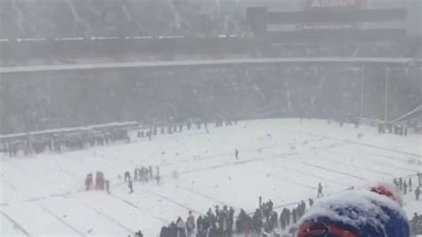 Buffalo Bills Fans Brave Heavy Snow During Game