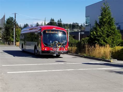 Everett Transit Unveils First All Electric Bus At Evccs College