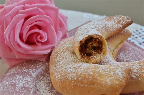 Qui c'è davvero da sbizzarrirsi: La creatività e i suoi colori: I cavallucci di Apiro ...