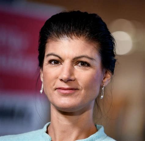 This film follows her and her team: Sahra Wagenknecht Markus Lanz: Das sind die Gäste heute ...