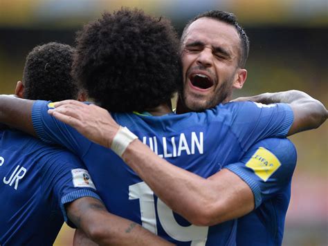 Renato augusto in real life. Viu essa? Flamengo, Corinthians... Renato Augusto diz se é ...